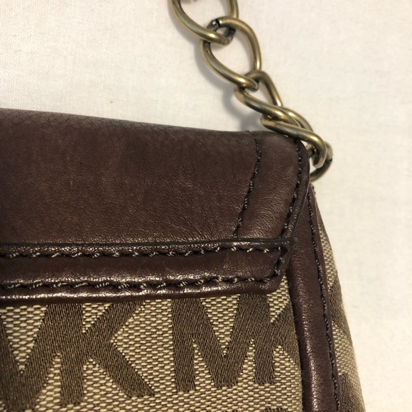 Michael Kors, beautiful cute little bag, brown leather, and canvas supper cute - Picture 8 of 11